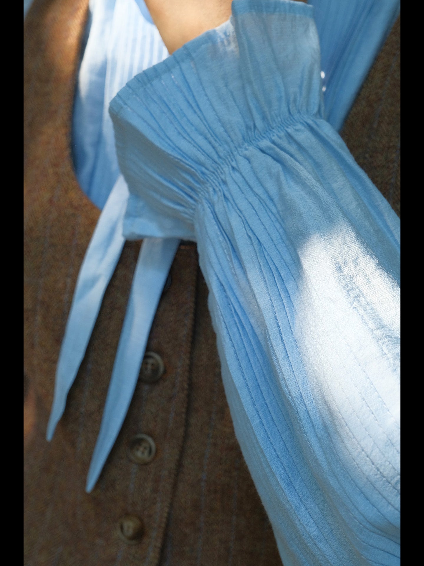 Classic Old Money Look – Vintage Ribbon Shirt with Matching Vest and Pants