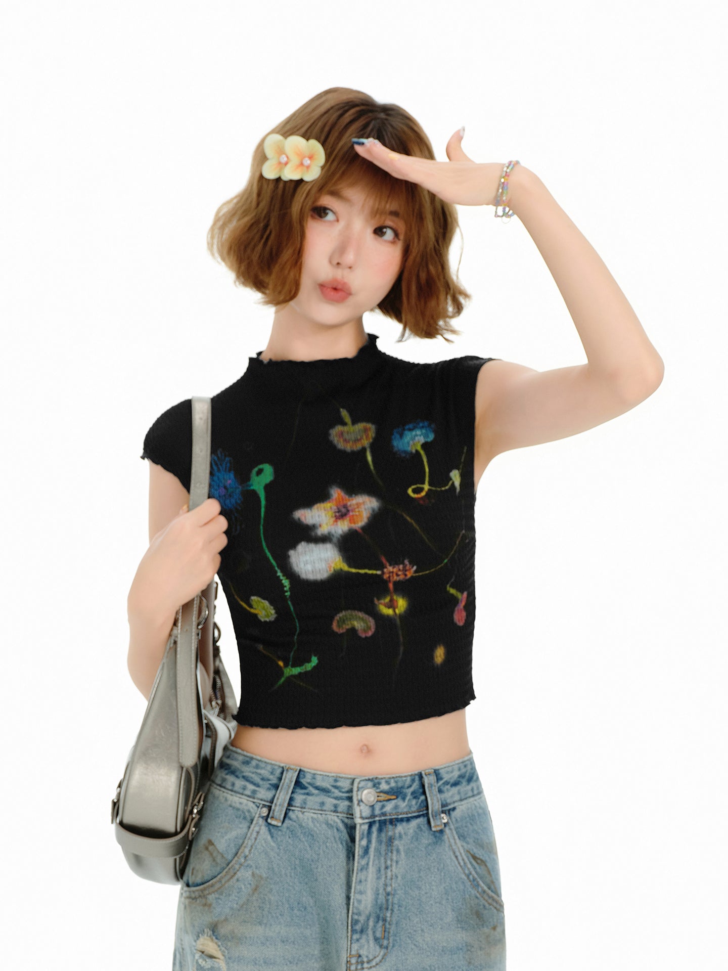 American Vintage Graphic Tee – Slim Fit Cropped Short Sleeve Top
