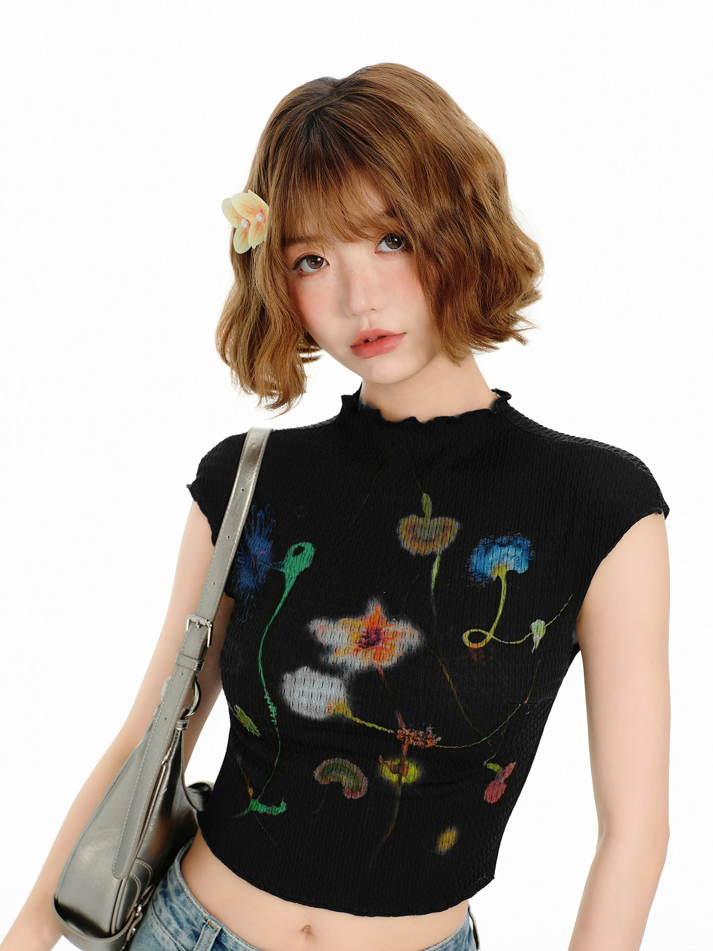 American Vintage Graphic Tee – Slim Fit Cropped Short Sleeve Top