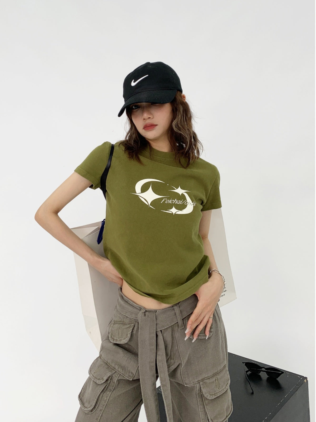 Retro Chic Distressed Short Sleeve Tee – Slim Fit Crop Top for Women