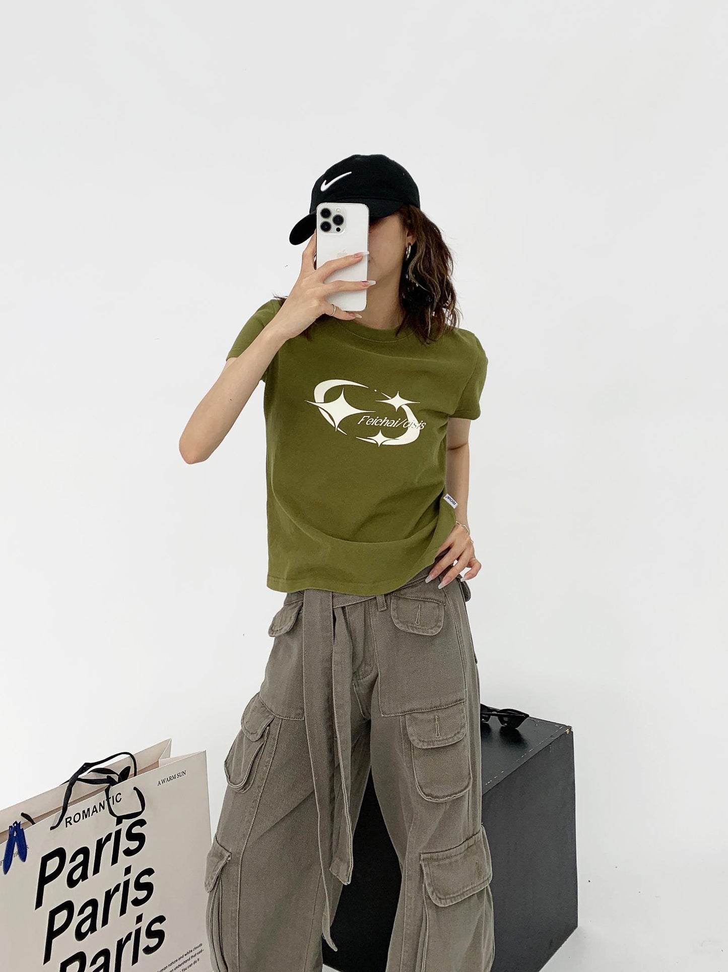 Retro Chic Distressed Short Sleeve Tee – Slim Fit Crop Top for Women