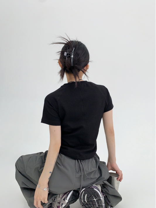 Chic Minimalist Embroidered Crop Tee – Slim Fit Black Short Sleeve